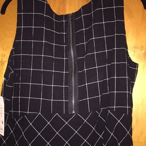 Apropos black/white top L. NWT